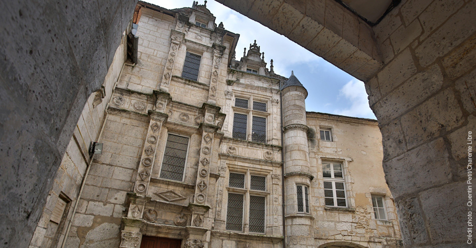 L’hôtel Saint-Simon, un lieu d’exposition chargé d’histoire